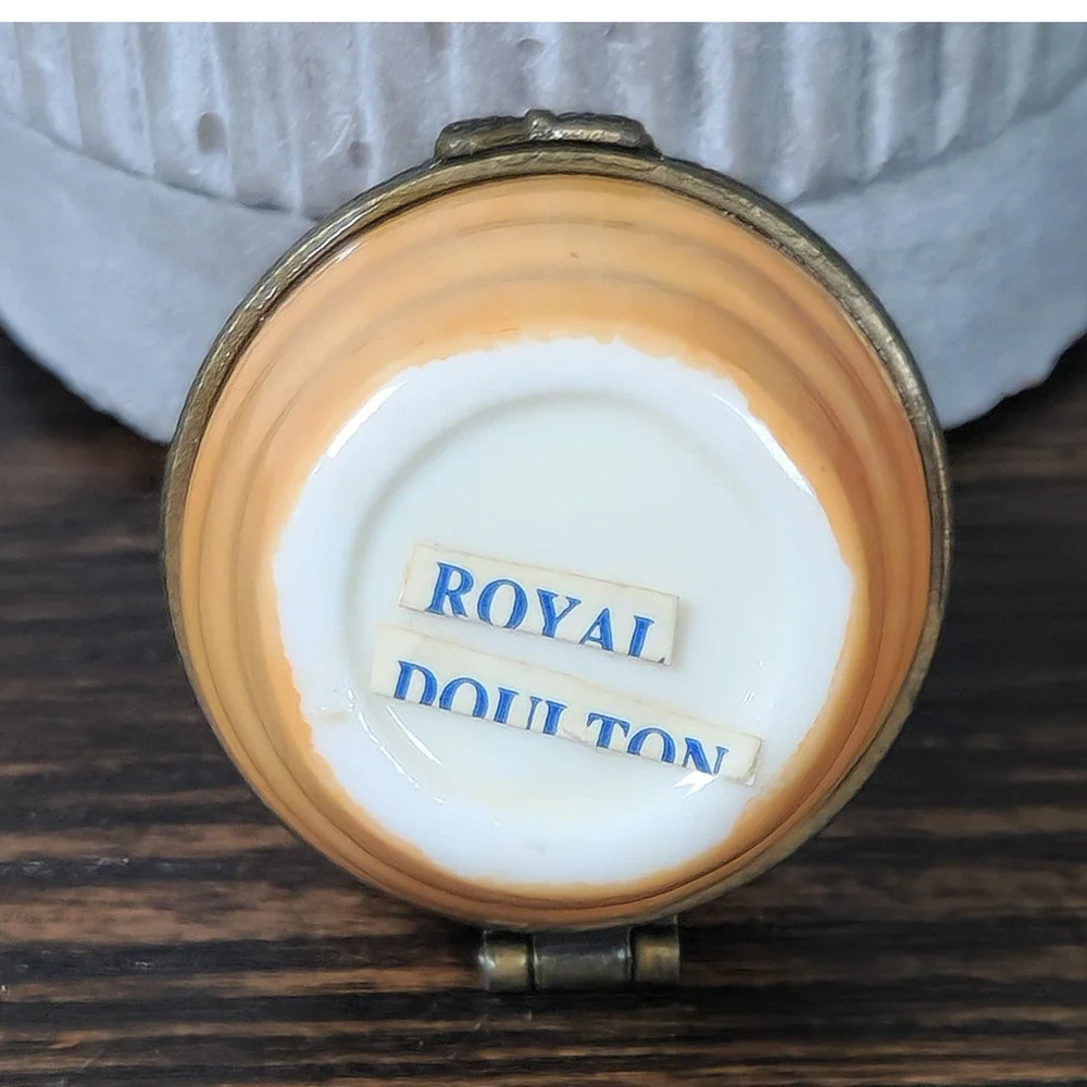 Royal Doulton Beehive Trinket Box Hinged Porcelain Bee Hinged Jewelry